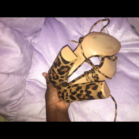 Heels - Picture 3 of 3